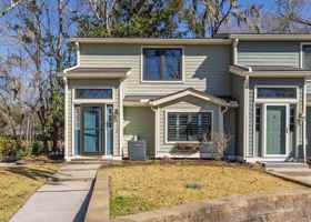 featured image of 1716 Villa Maison