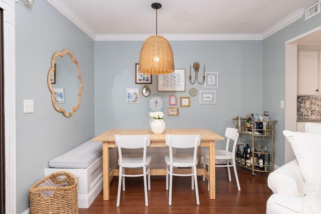 1716 Villa Maison - Photo 3 of 44