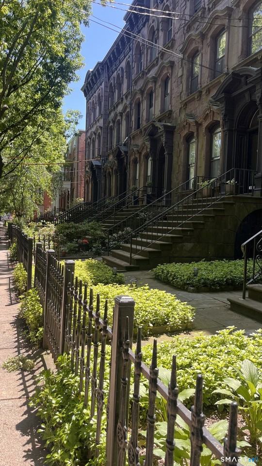 556 Chapel St Apt 3 - Photo 2 of 20