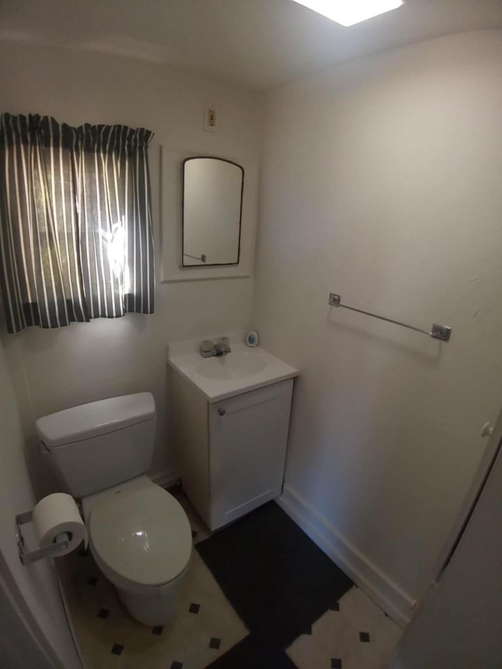 612 1/2 N Arnold St #1 - Photo 6 of 11