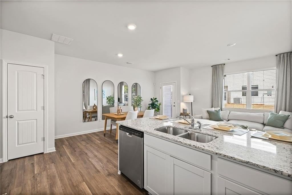 7 Siverbell Lane NW - Photo 5 of 24