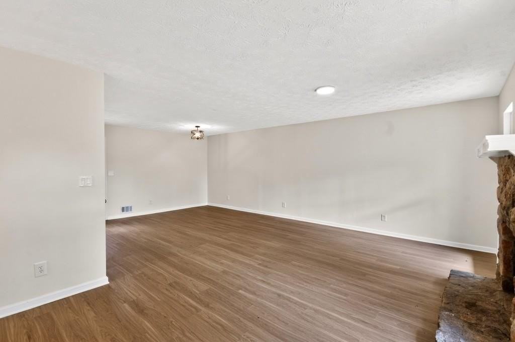 5234 Maroney Mill Rd - Photo 6 of 30