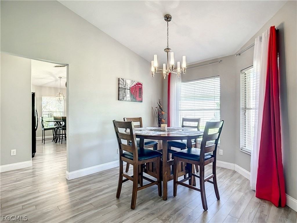 13633 Admiral Ct - Photo 6 of 41