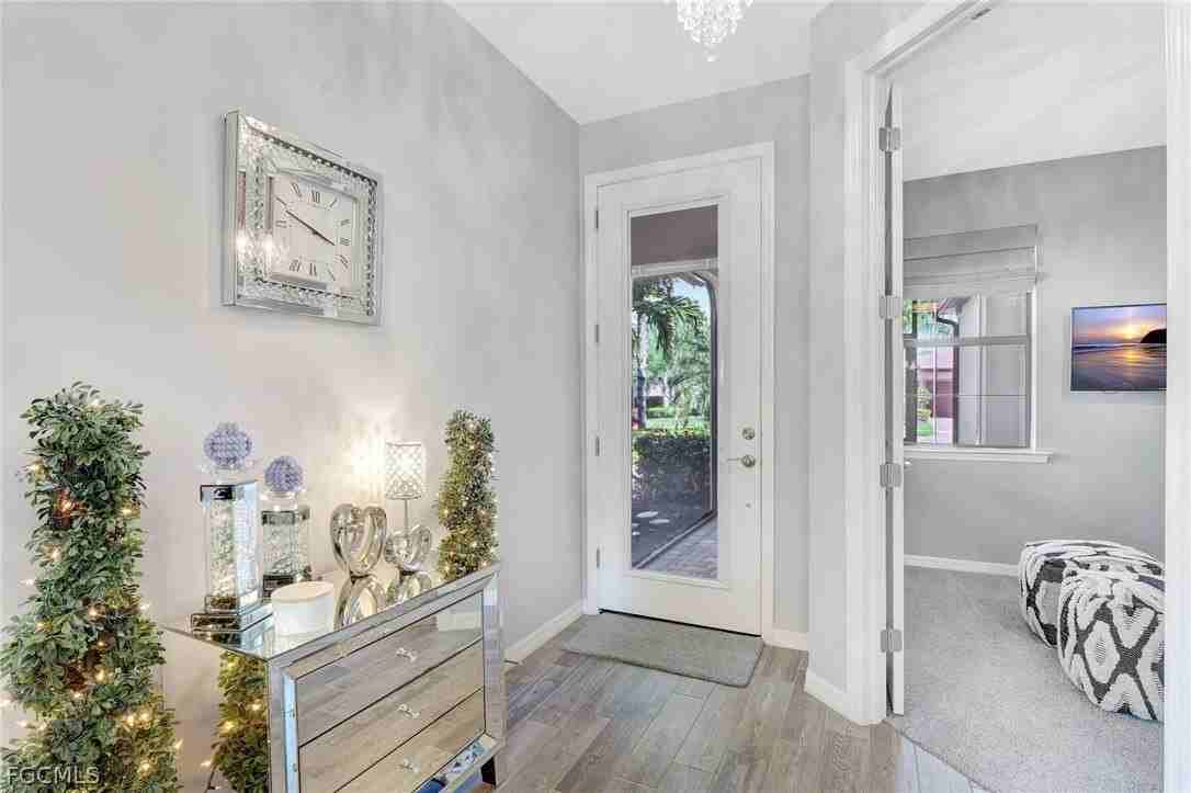 10908 Clarendon St - Photo 3 of 49