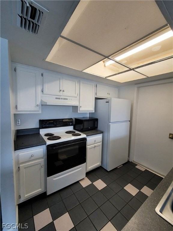 931 Se 23rd Pl - Photo 4 of 21