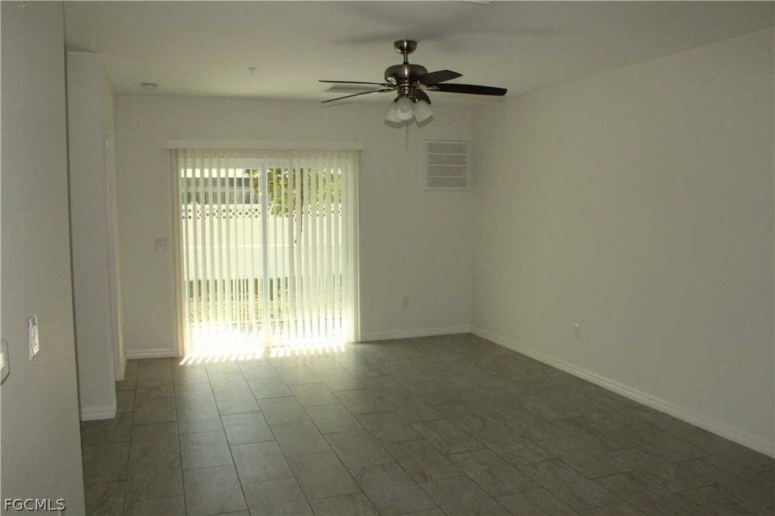 912 Sw 39th Ter Apt 103 - Photo 5 of 13