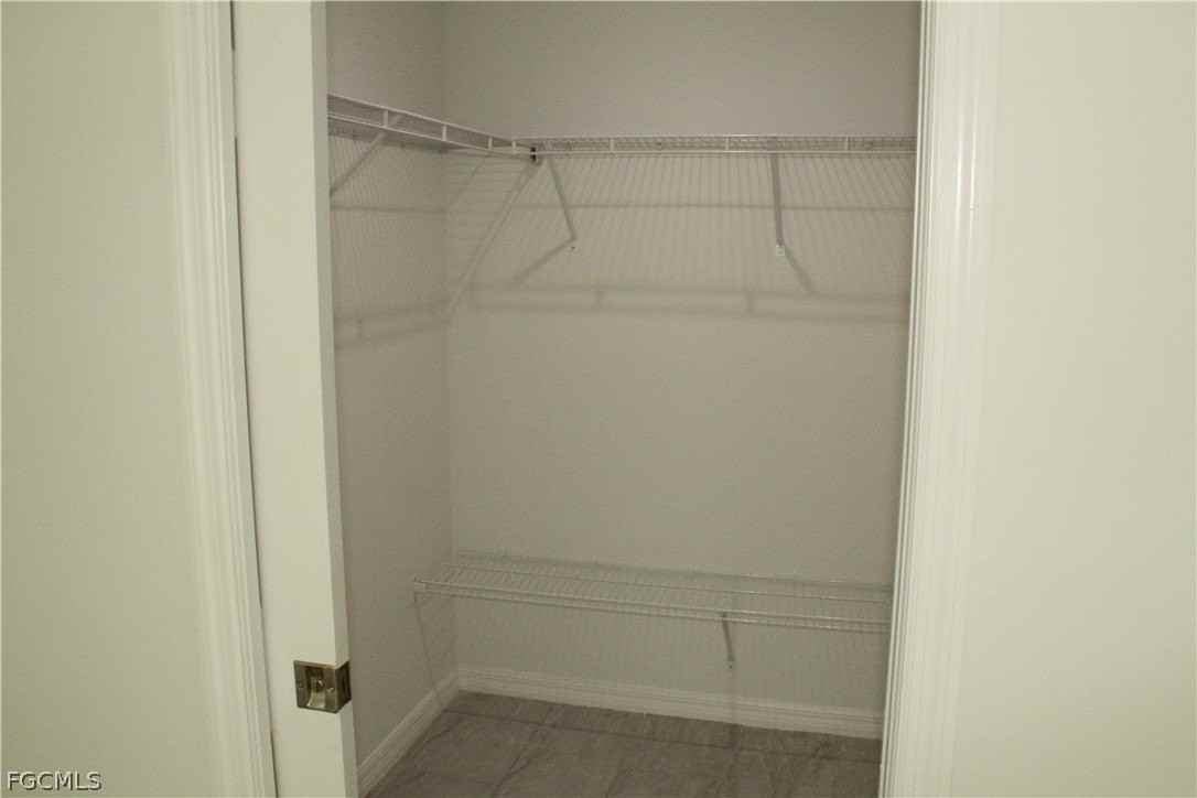 912 Sw 39th Ter Apt 103 - Photo 7 of 13