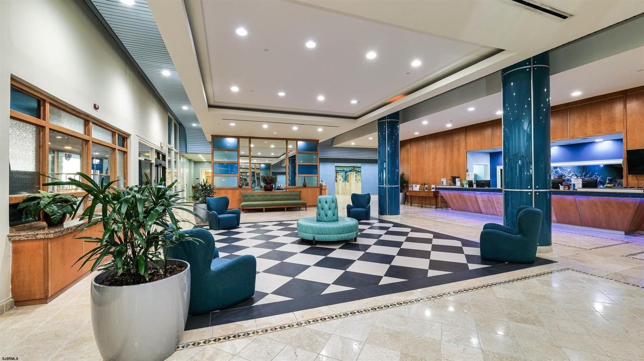 3101 Boardwalk #1401 - Photo 3 of 36