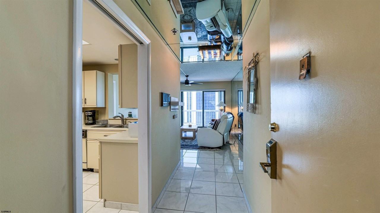 3101 Boardwalk #1401 - Photo 5 of 36