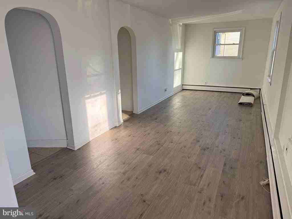 305A Monument Ave - Photo 3 of 15