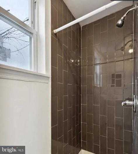 1402 N Newkirk St #B - Photo 3 of 9