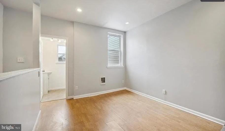 1402 N Newkirk St #B - Photo 6 of 9