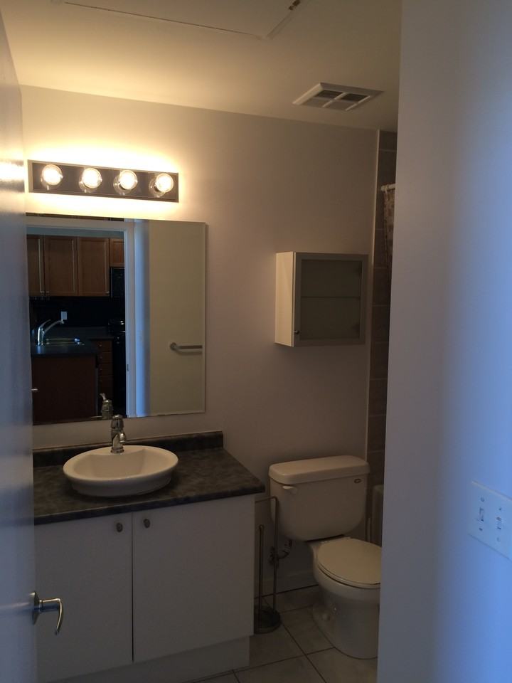 404 King St W #609 - Photo 4 of 9