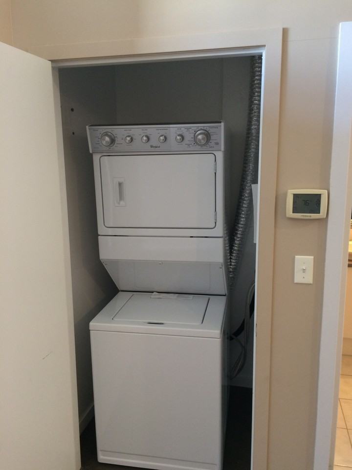 404 King St W #609 - Photo 6 of 9