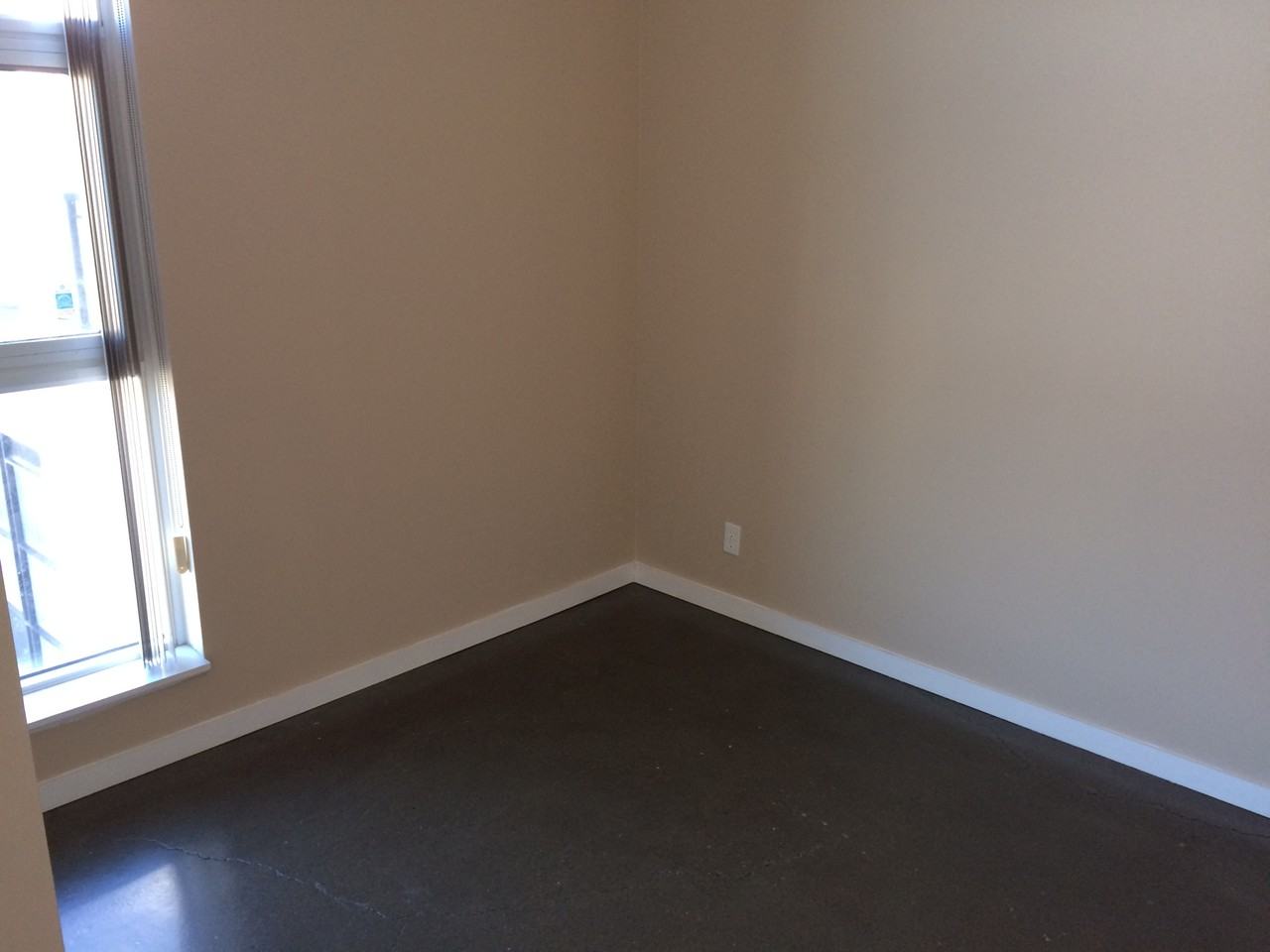 404 King St W #609 - Photo 7 of 9