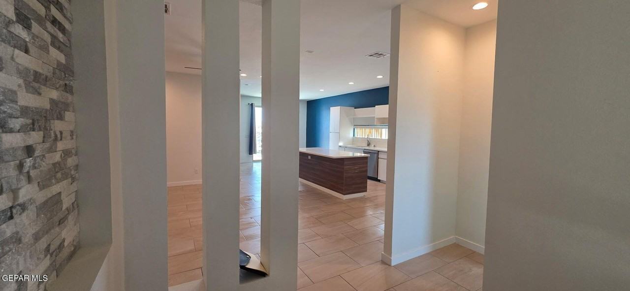 444 Beech Tree Dr - Photo 2 of 14