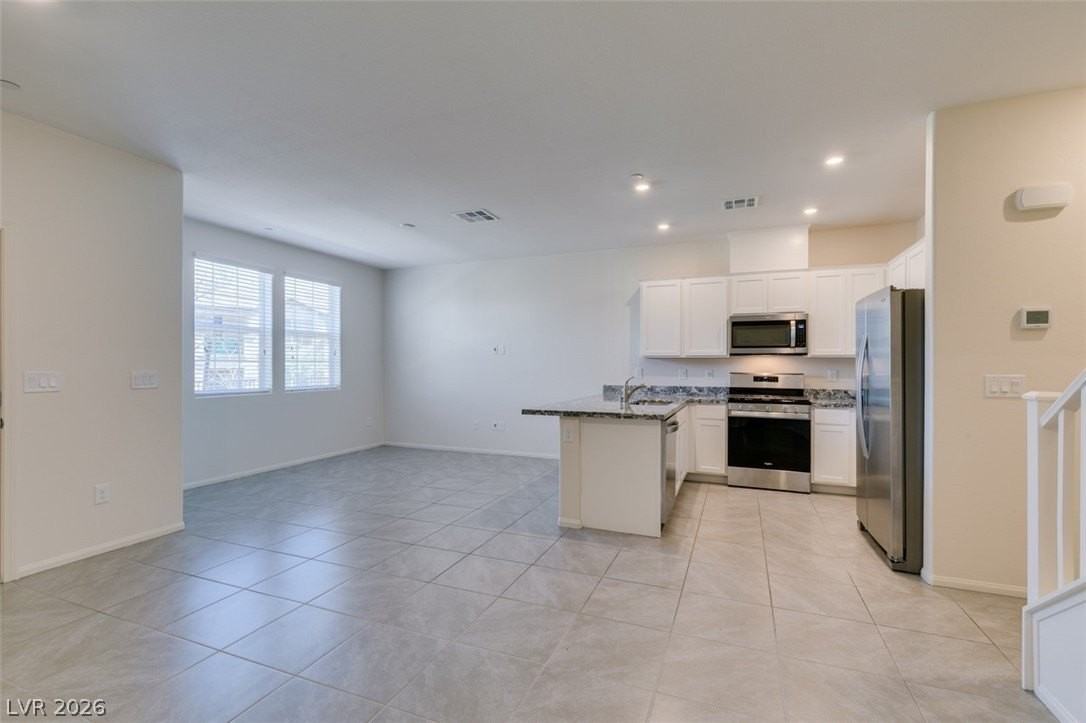 657 Bellus Pl - Photo 2 of 42