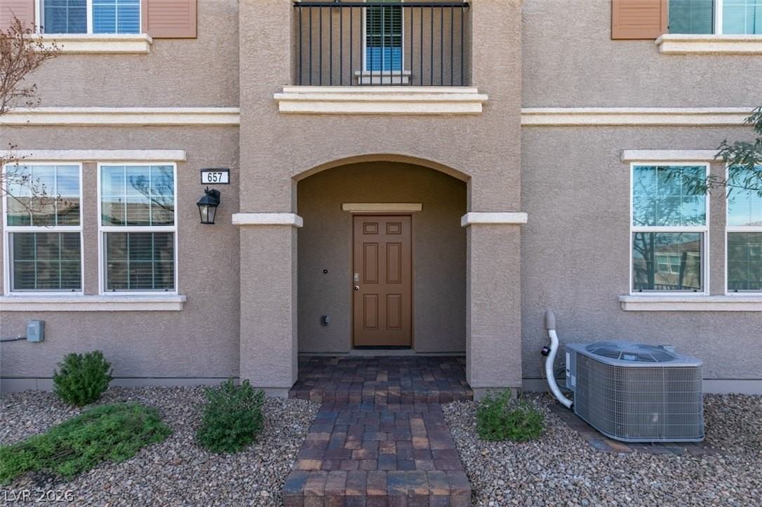 657 Bellus Pl - Photo 5 of 42