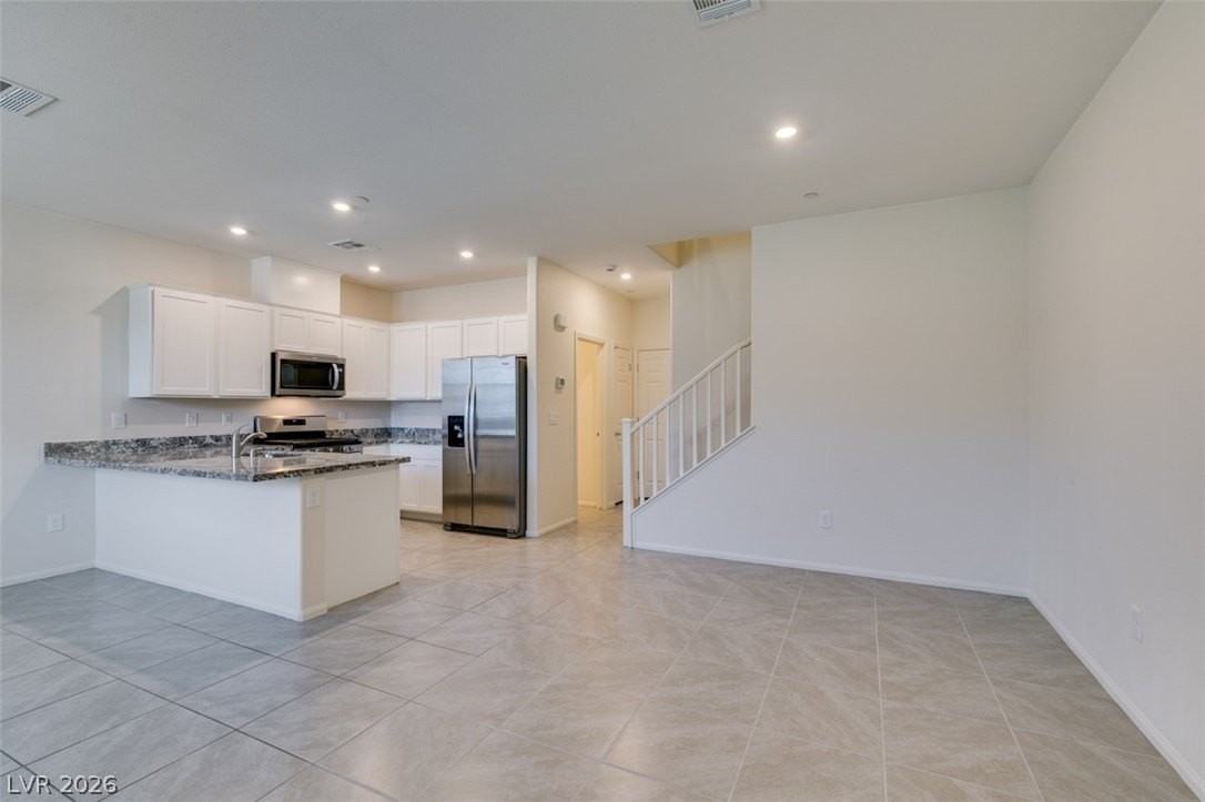 657 Bellus Pl - Photo 6 of 42