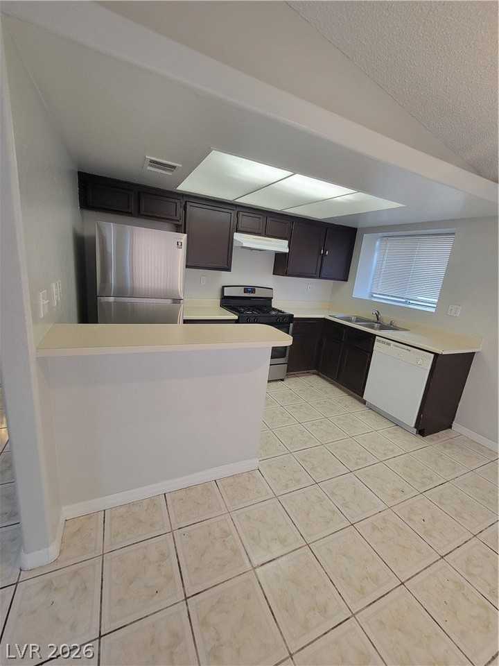 1161 Pleasant Brook St - Photo 7 of 21