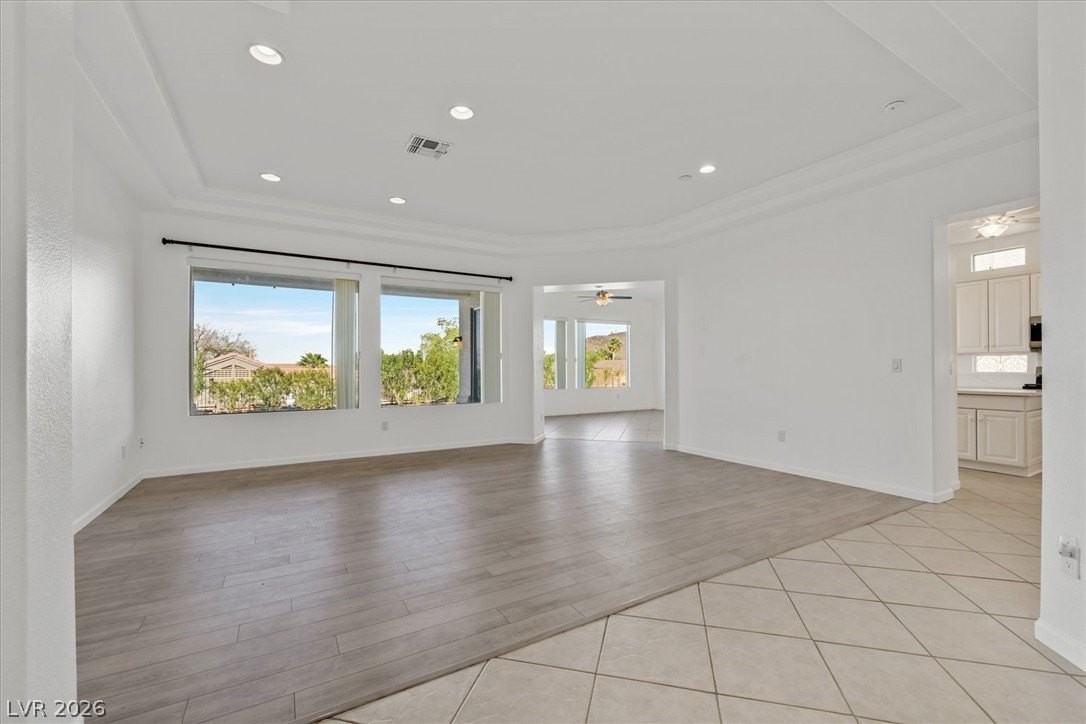 562 Mountain Links Dr - Photo 4 of 26