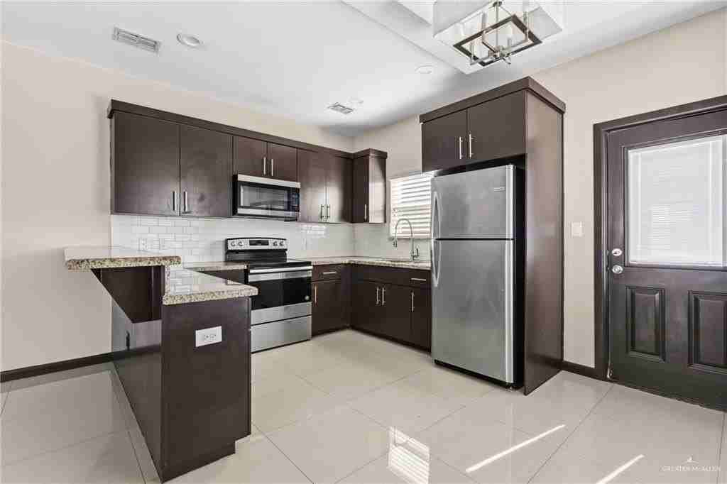 2709 S J St Apt 1 #1 - Photo 3 of 14