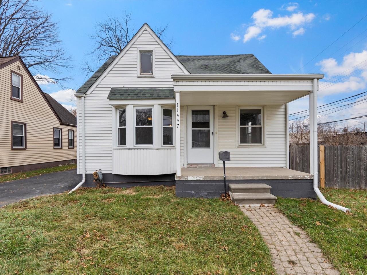 11447 Columbia - Photo 2 of 31