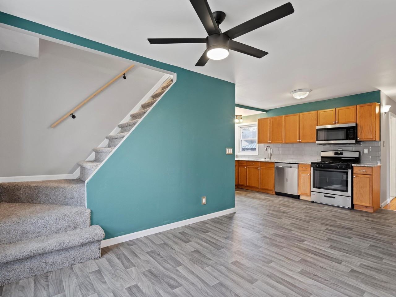 11447 Columbia - Photo 7 of 31