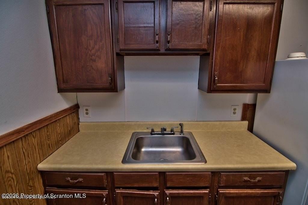 401 S Valley Ave - Photo 6 of 14