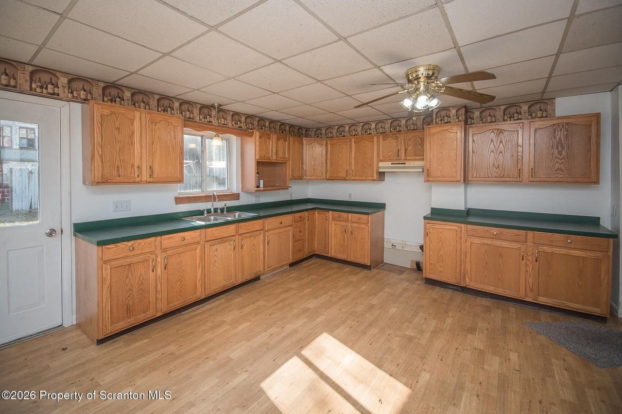 8 Stout St - Photo 4 of 25