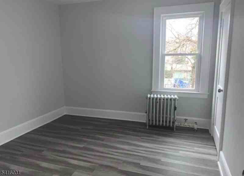 52 Thomas St #3 - Photo 4 of 7