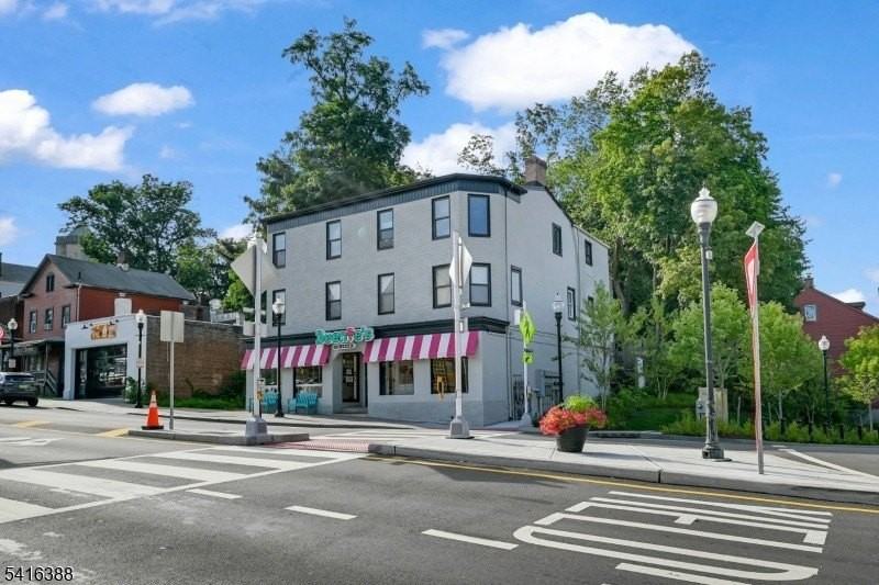 38 Morris St - Photo 2 of 24