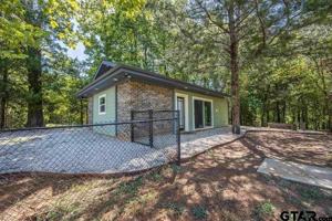 featured image of 690 Royal Dr S