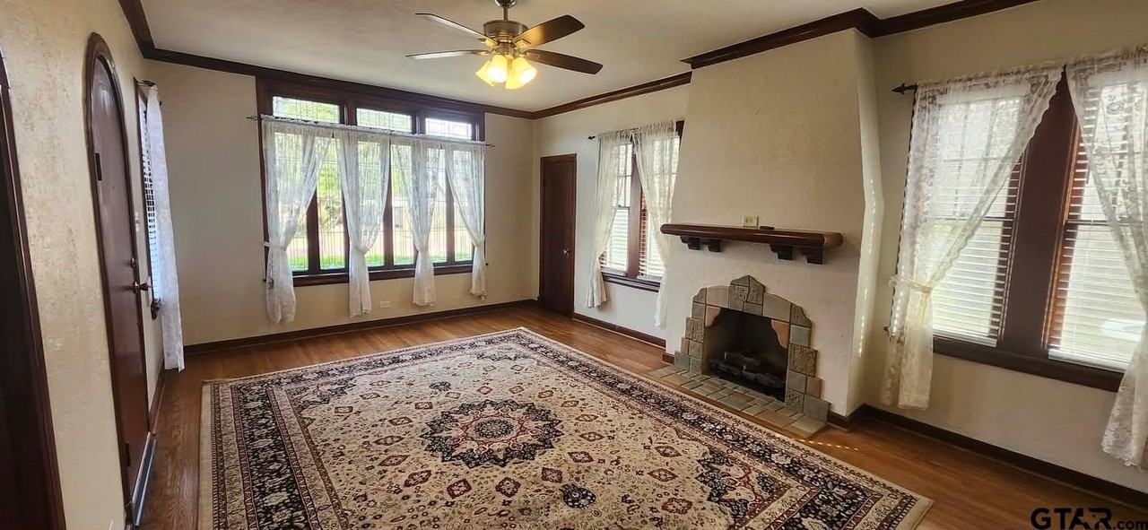 314 Mockingbird Ln - Photo 2 of 8