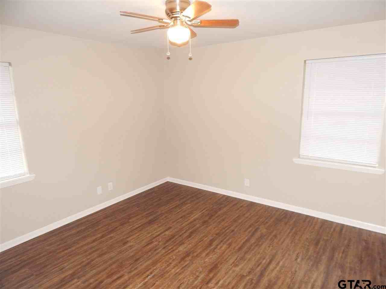 1531 Bowie Dr - Photo 7 of 17