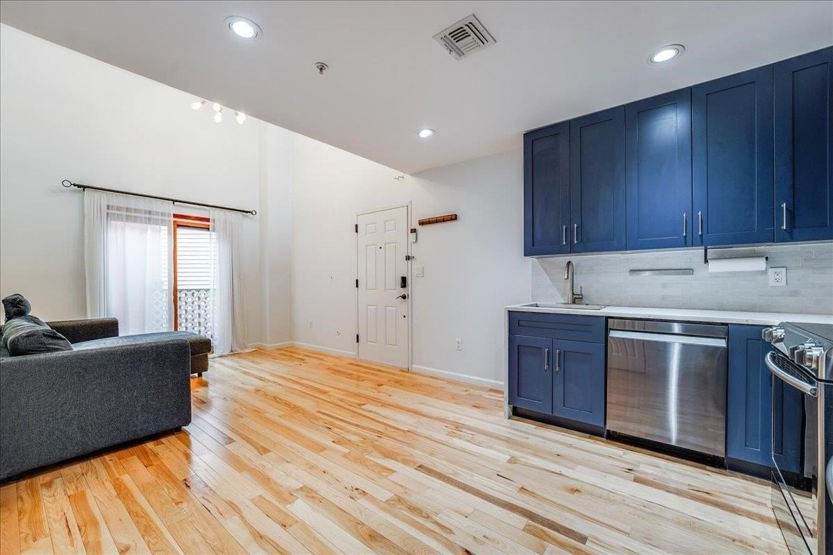 416 63rd St #2C - Photo 4 of 20