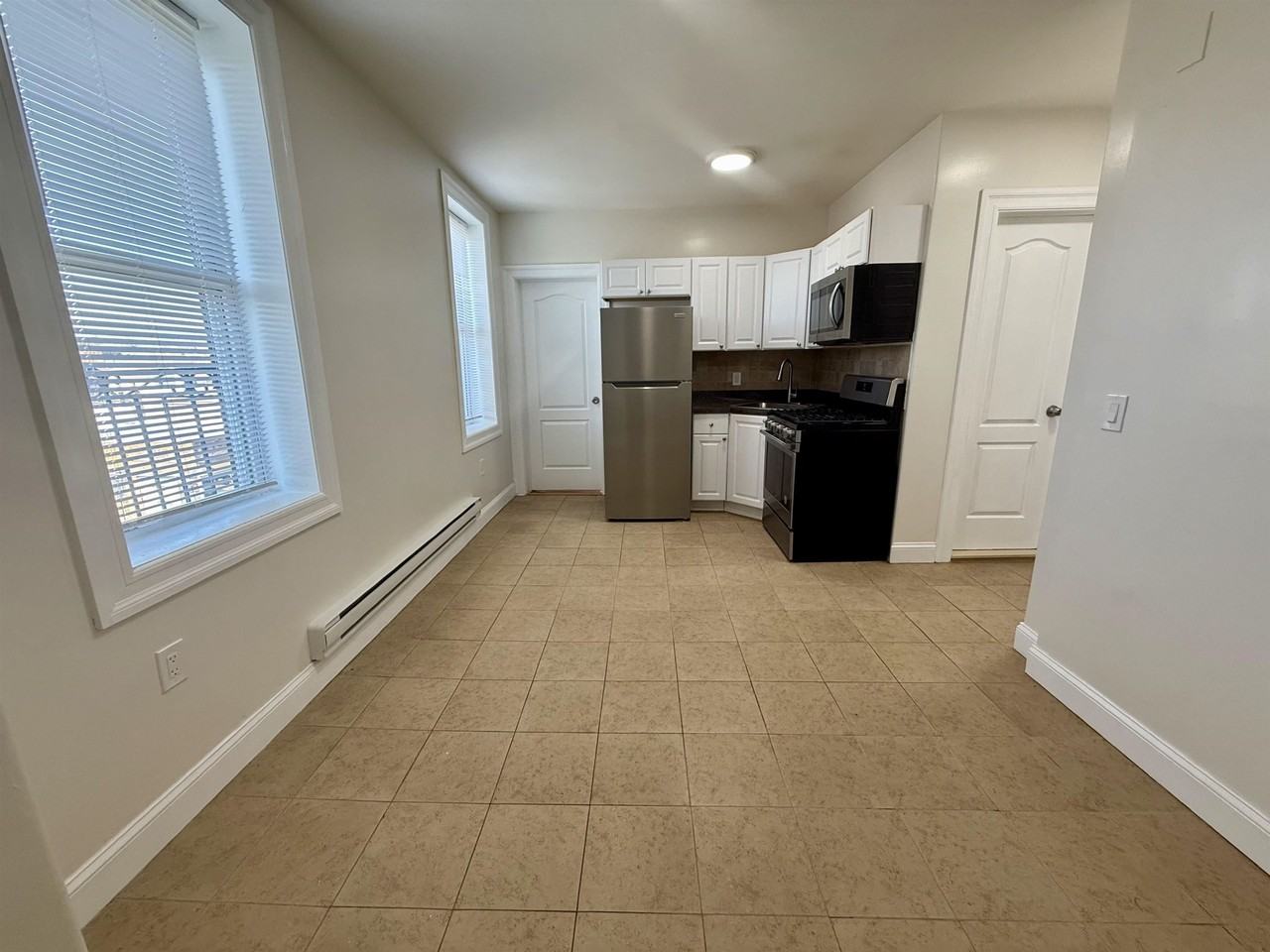 7222 Broadway #6 - Photo 6 of 19