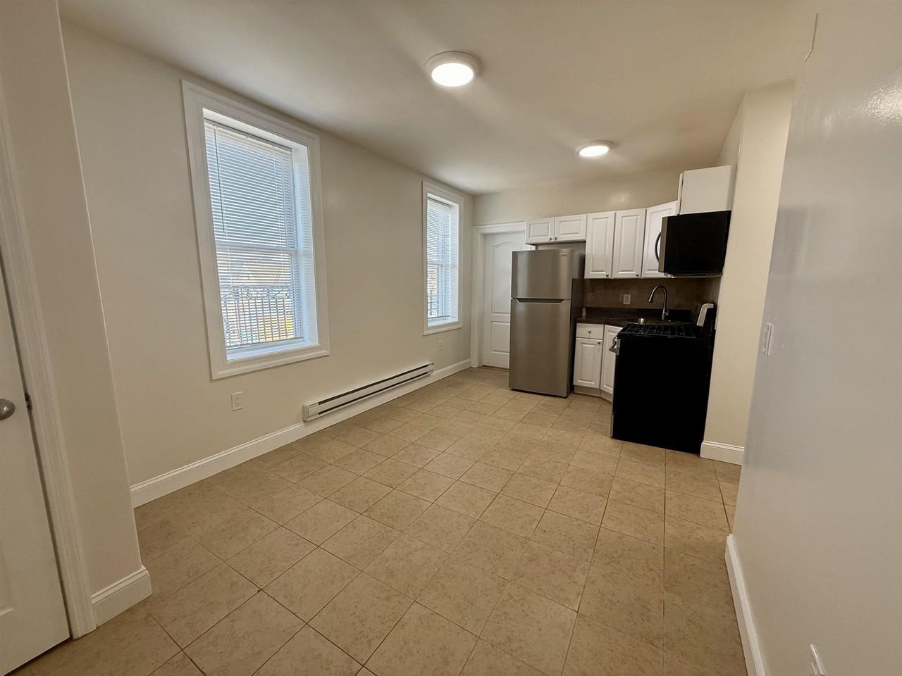 7222 Broadway #6 - Photo 7 of 19