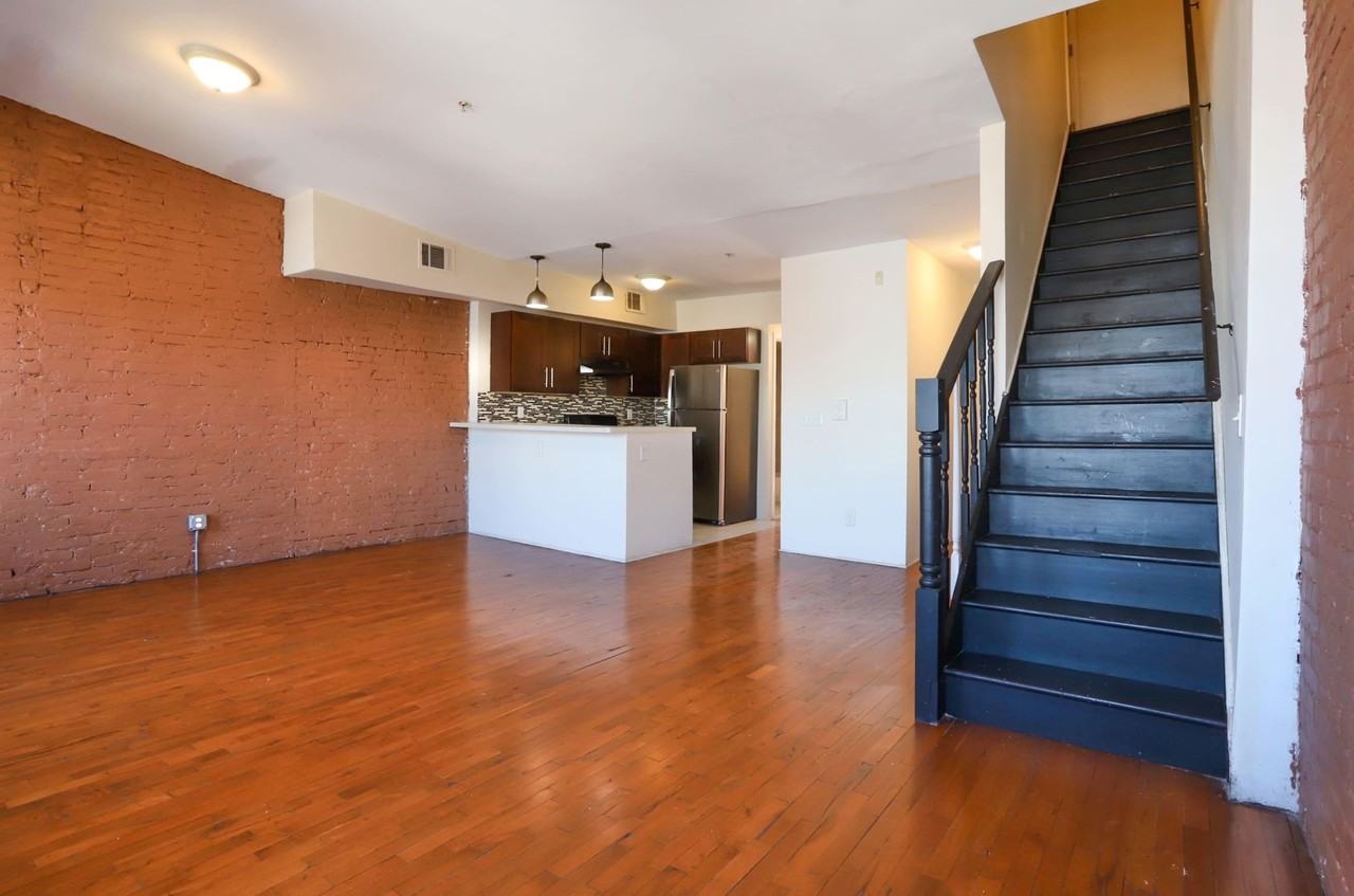 37 Harmon St #4 - Photo 5 of 27