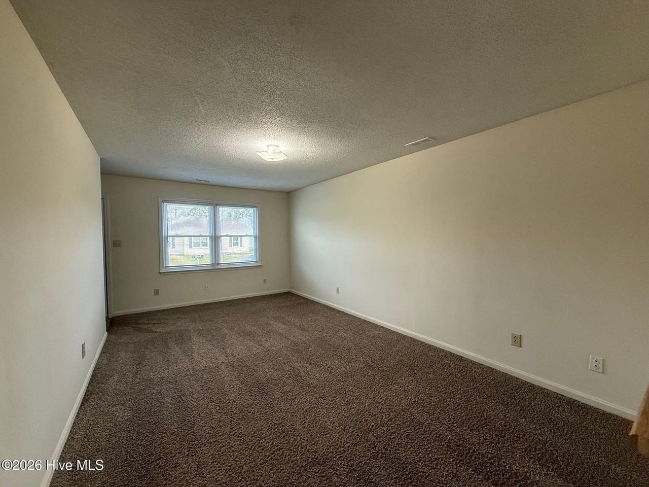 211 Appaloosa Dr - Photo 3 of 7