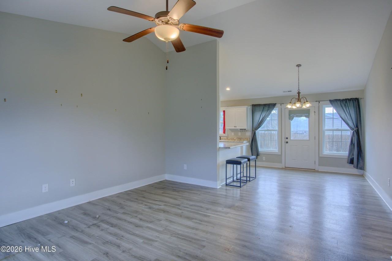 129 Bumps Creek Rd - Photo 5 of 20