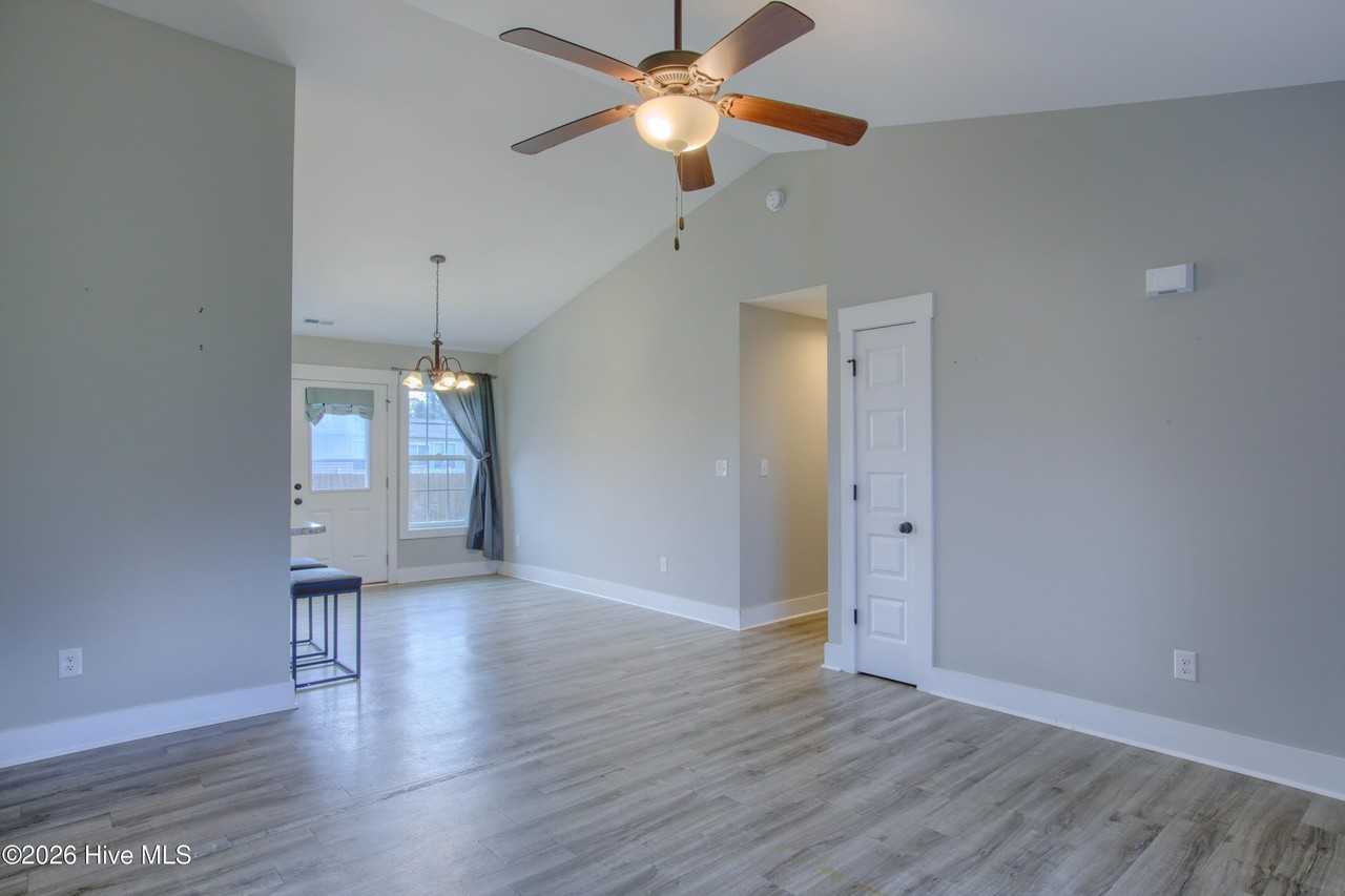 129 Bumps Creek Rd - Photo 6 of 20