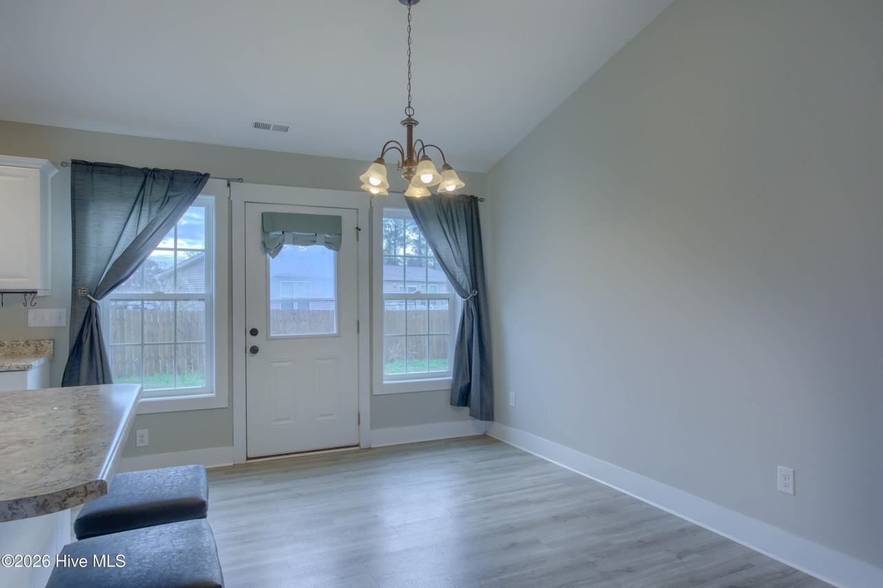 129 Bumps Creek Rd - Photo 7 of 20