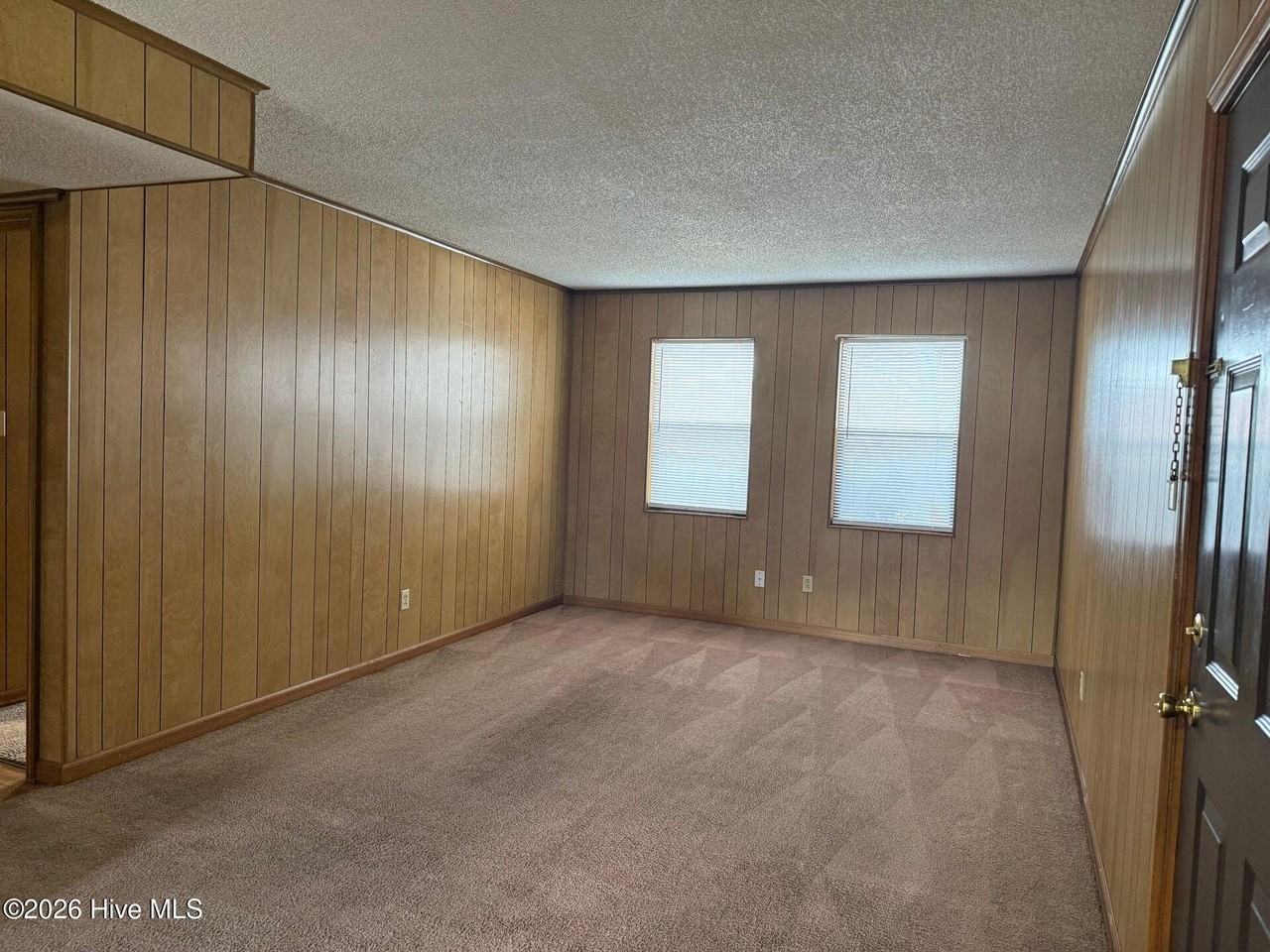 2514 Commerce Rd Apt B - Photo 3 of 6