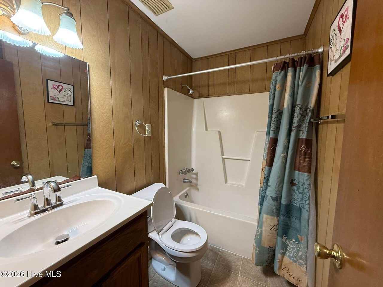 2514 Commerce Rd Apt B - Photo 5 of 6