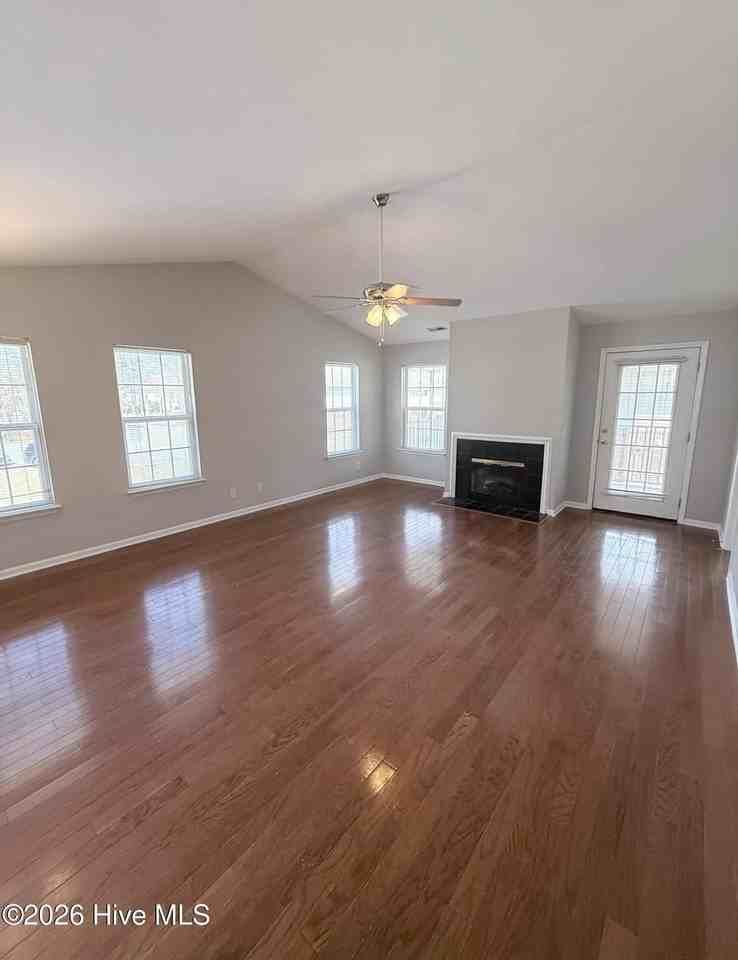 2225 Locksley Woods Dr Apt E - Photo 3 of 17