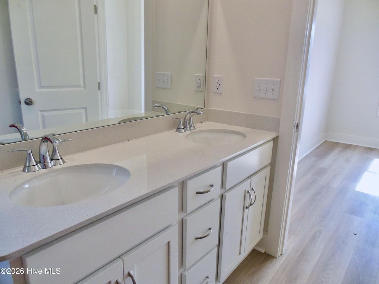 26 E Farley Dr Unit 63 - Photo 7 of 13