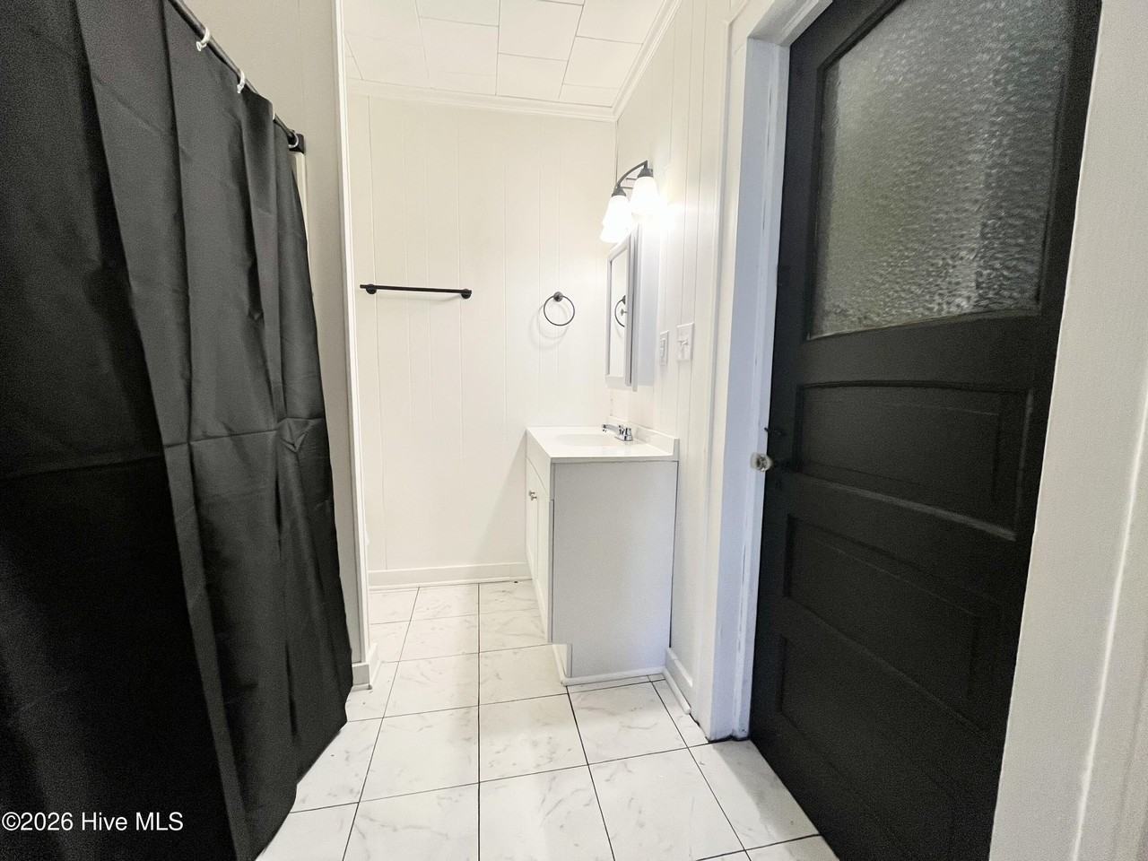 741 Riverside Ave Apt A - Photo 5 of 10