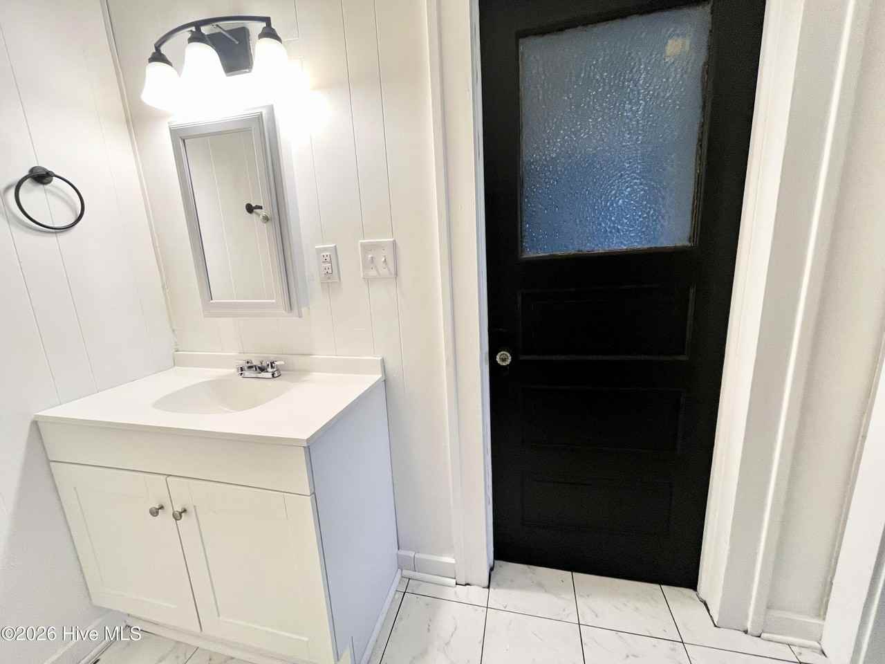 741 Riverside Ave Apt A - Photo 6 of 10