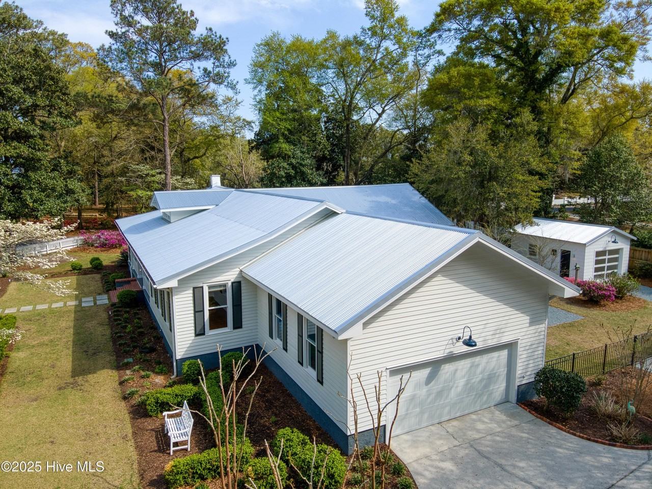 6336 Greenville Sound Rd - Photo 5 of 37